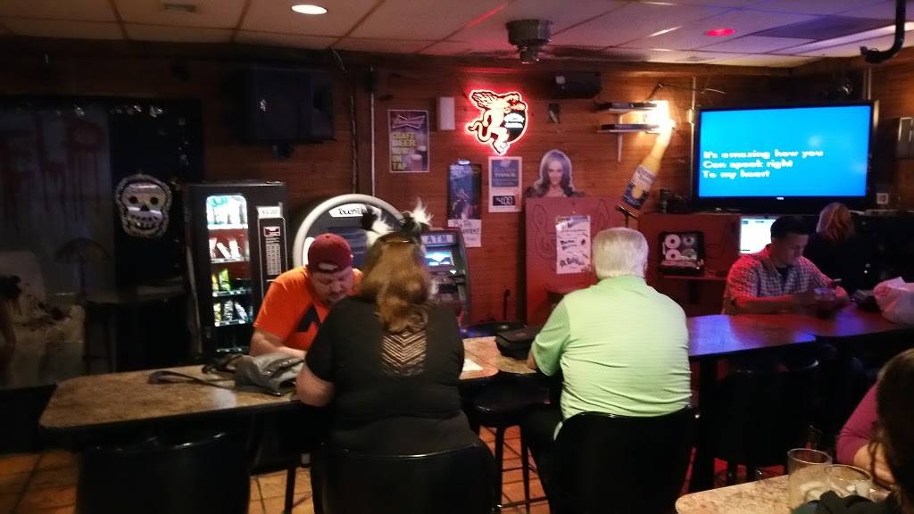 Lighthouse Sports Bar | restaurant | 12351 W Indian School Rd, Avondale, AZ 85392, USA | 6239352471 OR +1 623-935-2471