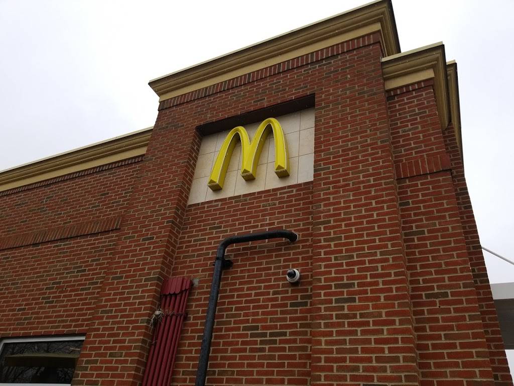 McDonalds | cafe | 30100 Detroit Rd, Westlake, OH 44145, USA | 4408352397 OR +1 440-835-2397