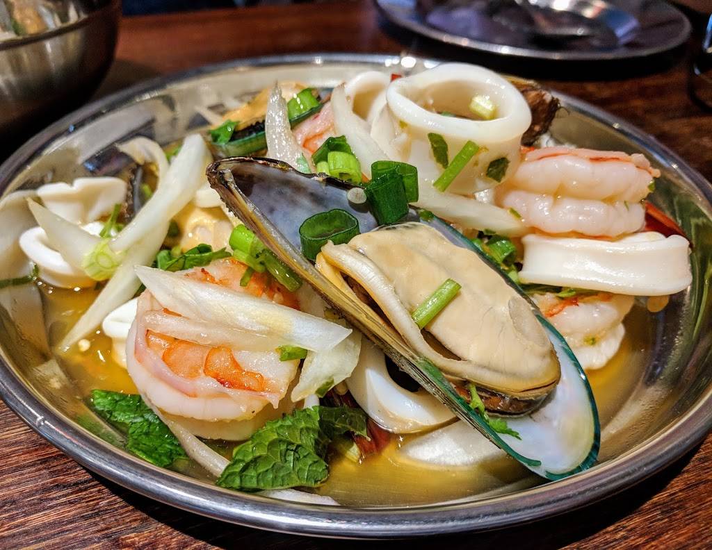 EAT BKK Thai Kitchen & Bar (Steeles) | restaurant | 6307 Yonge St, North York, ON M2M 3X7, Canada | 6473509336 OR +1 647-350-9336