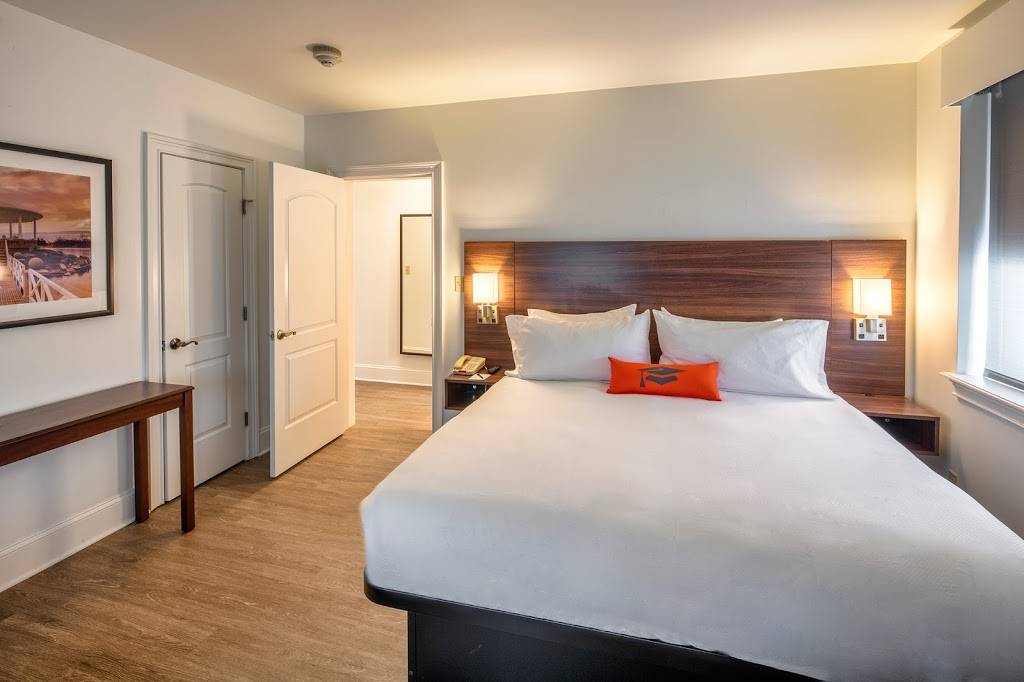 Scholar Hotel Syracuse | restaurant | 1060 E Genesee St, Syracuse, NY 13210, USA | 3154764212 OR +1 315-476-4212