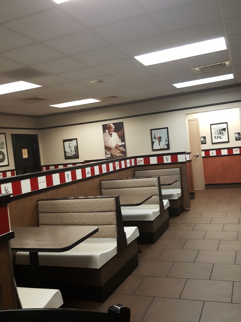 KFC | restaurant | 5109 Moffett Rd, Mobile, AL 36618, USA | 2513439750 OR +1 251-343-9750
