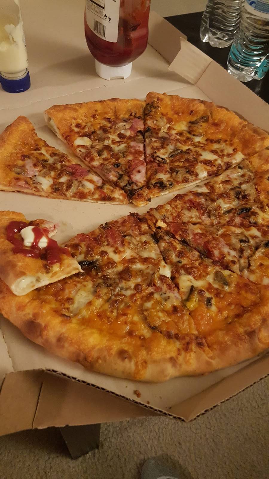 Pizza Hut | restaurant | 4811 Columbia Pike, Arlington, VA 22204, USA | 7038922288 OR +1 703-892-2288