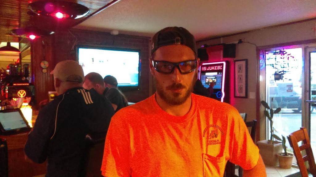 Everettes Grill & Saloon | night club | 1210 N Roan St Ste 5, Johnson City, TN 37601, USA | 4237735475 OR +1 423-773-5475