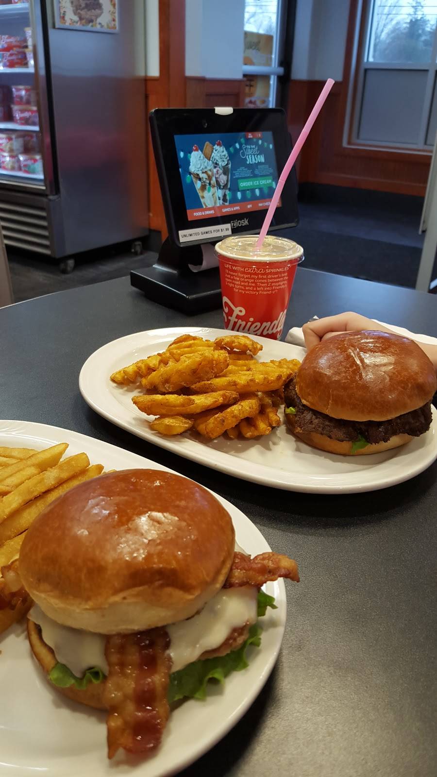 Friendlys | restaurant | 1405 Main St, Willimantic, CT 06226, USA | 8604238084 OR +1 860-423-8084