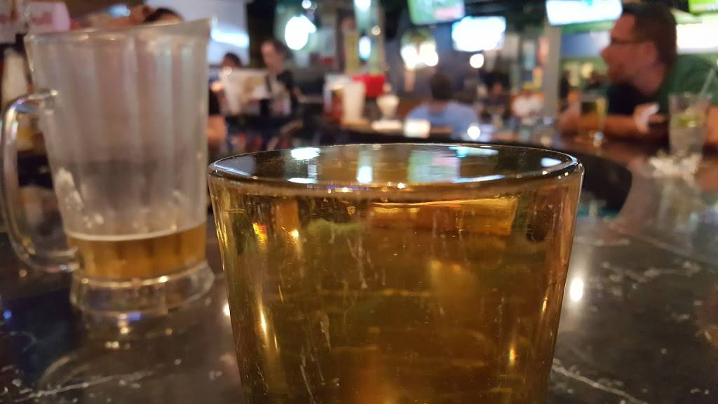 Coachs Bar & Grill | restaurant | 10162 SW Park Way, Portland, OR 97225, USA | 5032038250 OR +1 503-203-8250