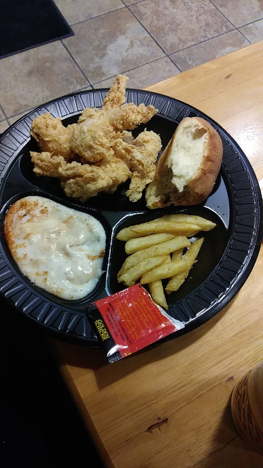 Golden Chick | meal takeaway | 2503 SE Military Dr, San Antonio, TX 78223, USA | 2105600924 OR +1 210-560-0924