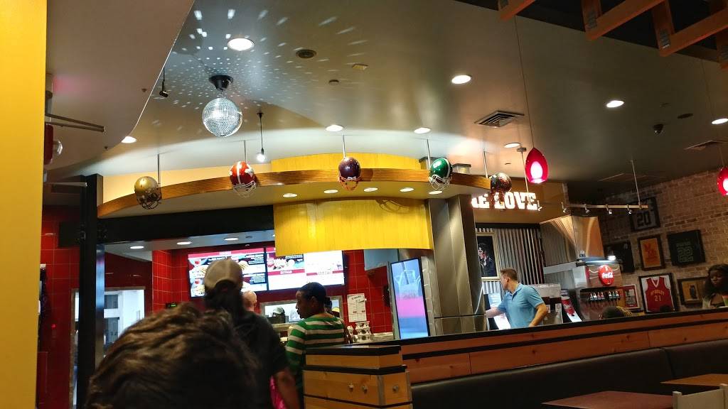 Raising Canes Chicken Fingers | meal takeaway | 11006 S Cicero Ave, Oak Lawn, IL 60453, USA | 7084223736 OR +1 708-422-3736