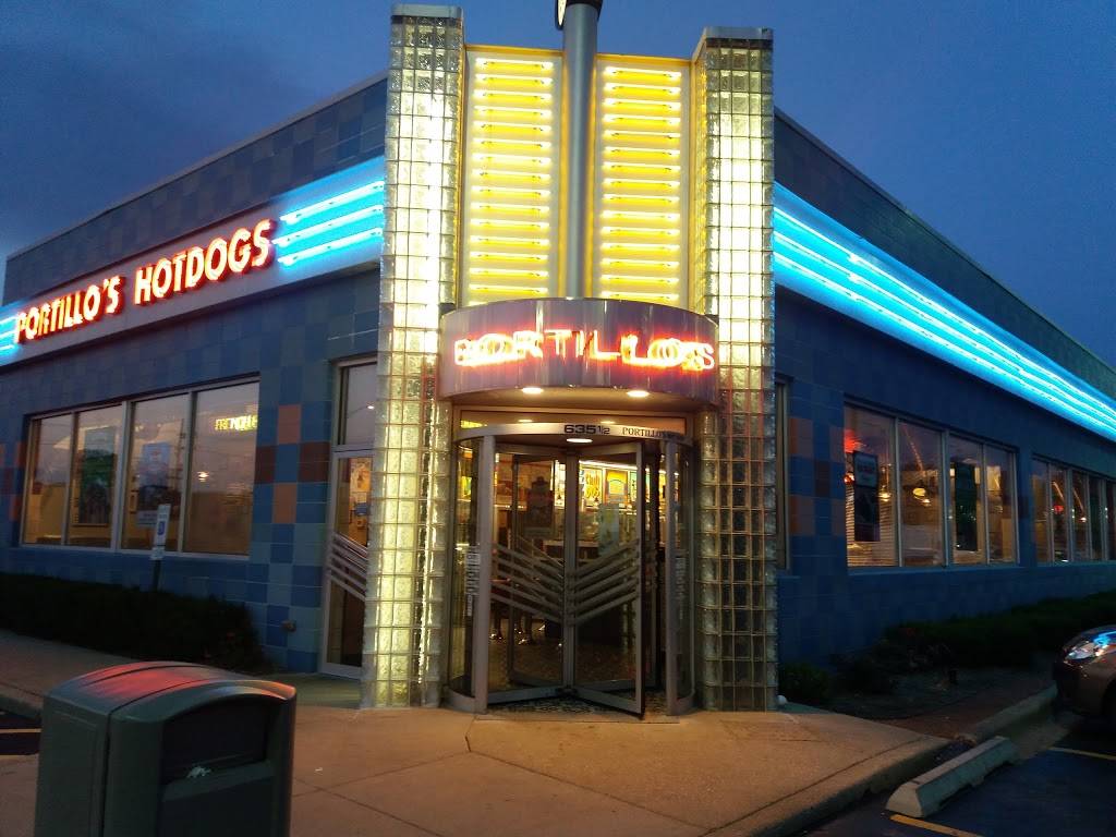 Portillos Hot Dogs | meal takeaway | 635 1/2 North Ave, Villa Park, IL 60181, USA | 6305308440 OR +1 630-530-8440