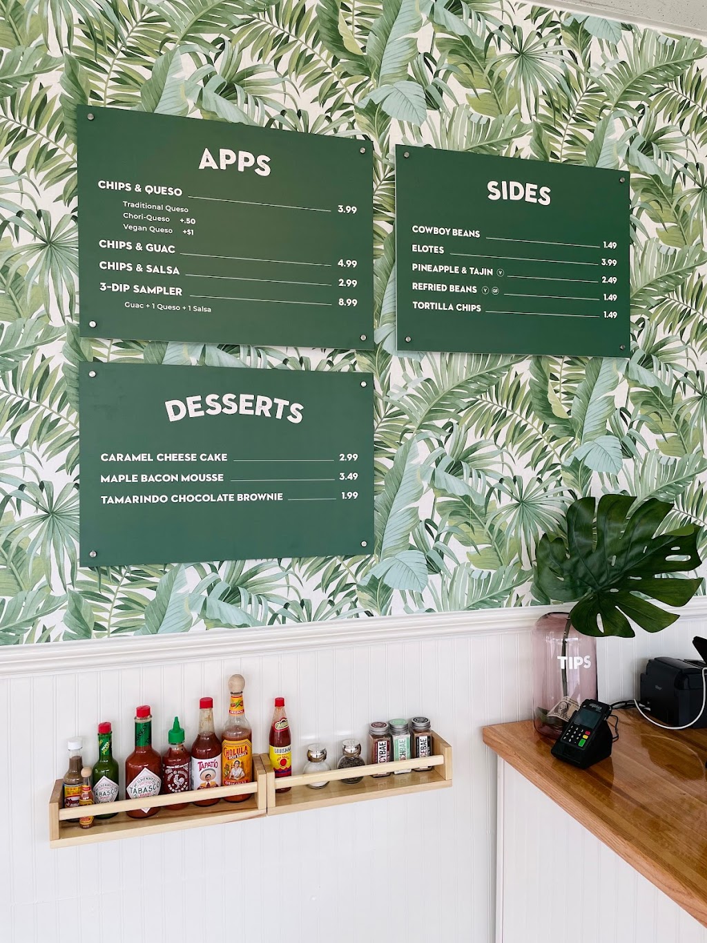 Nacho Flamingo | restaurant | 2290 SE Green Oaks Blvd Suite 100, Arlington, TX 76018, USA | 8772504927 OR +1 877-250-4927