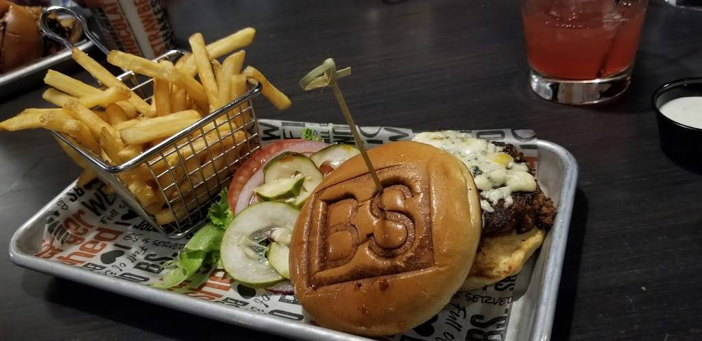 Burger Shed | restaurant | 500 Bass Pro Dr NW, Altoona, IA 50009, USA | 5156307433 OR +1 515-630-7433