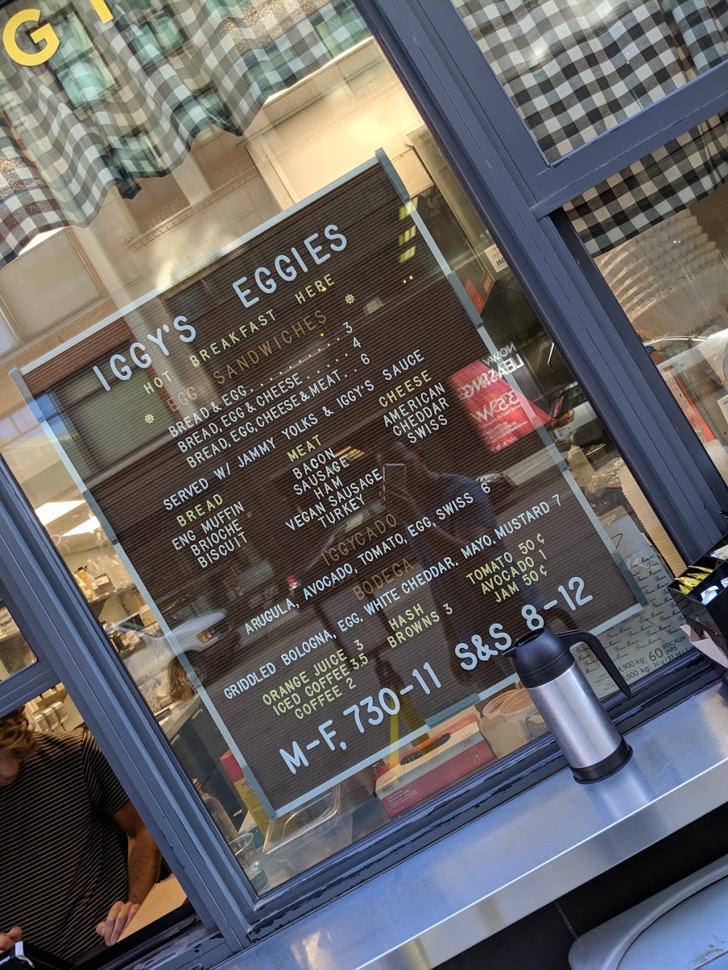 Iggys Eggies | restaurant | 34 W Grand River Ave #2, Detroit, MI 48226, USA | 3139861174 OR +1 313-986-1174