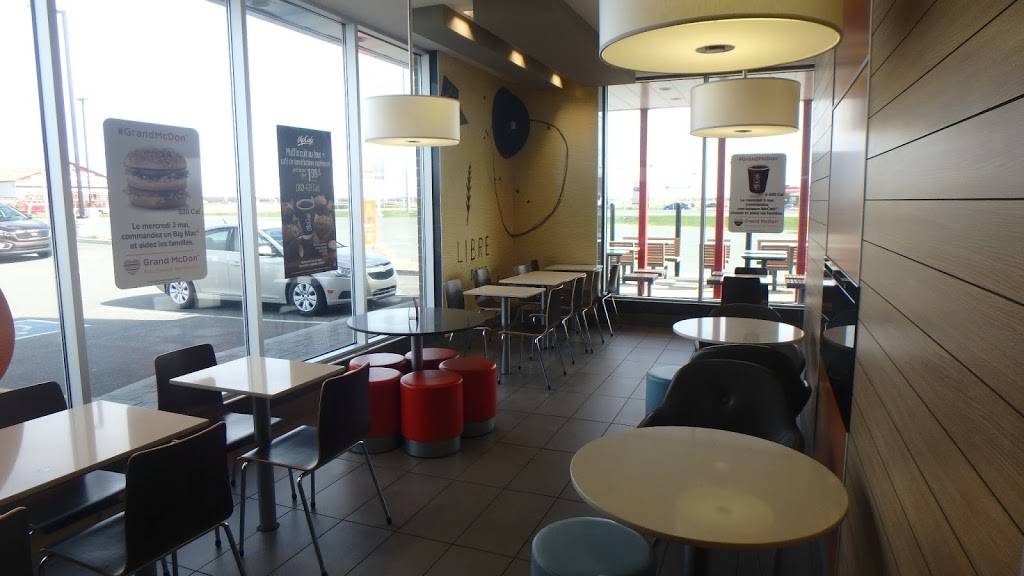 McDonalds | cafe | 1460 Boulevard Saint Laurent E, Louiseville, QC J5V 2L4, Canada | 8192288284 OR +1 819-228-8284