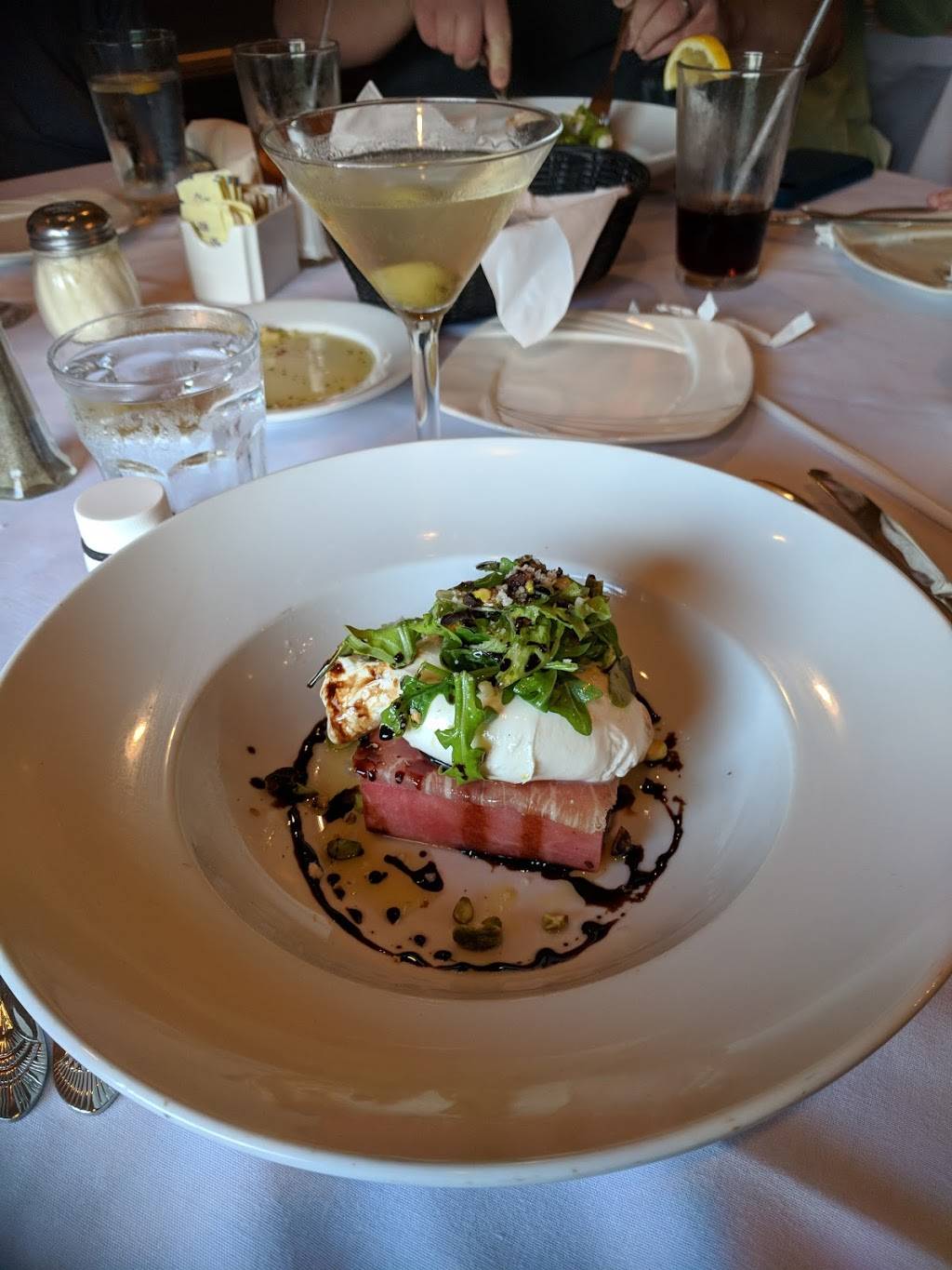 Vespuccis Restaurant | restaurant | 150 Main St, Cheshire, CT 06410, USA | 2032719143 OR +1 203-271-9143