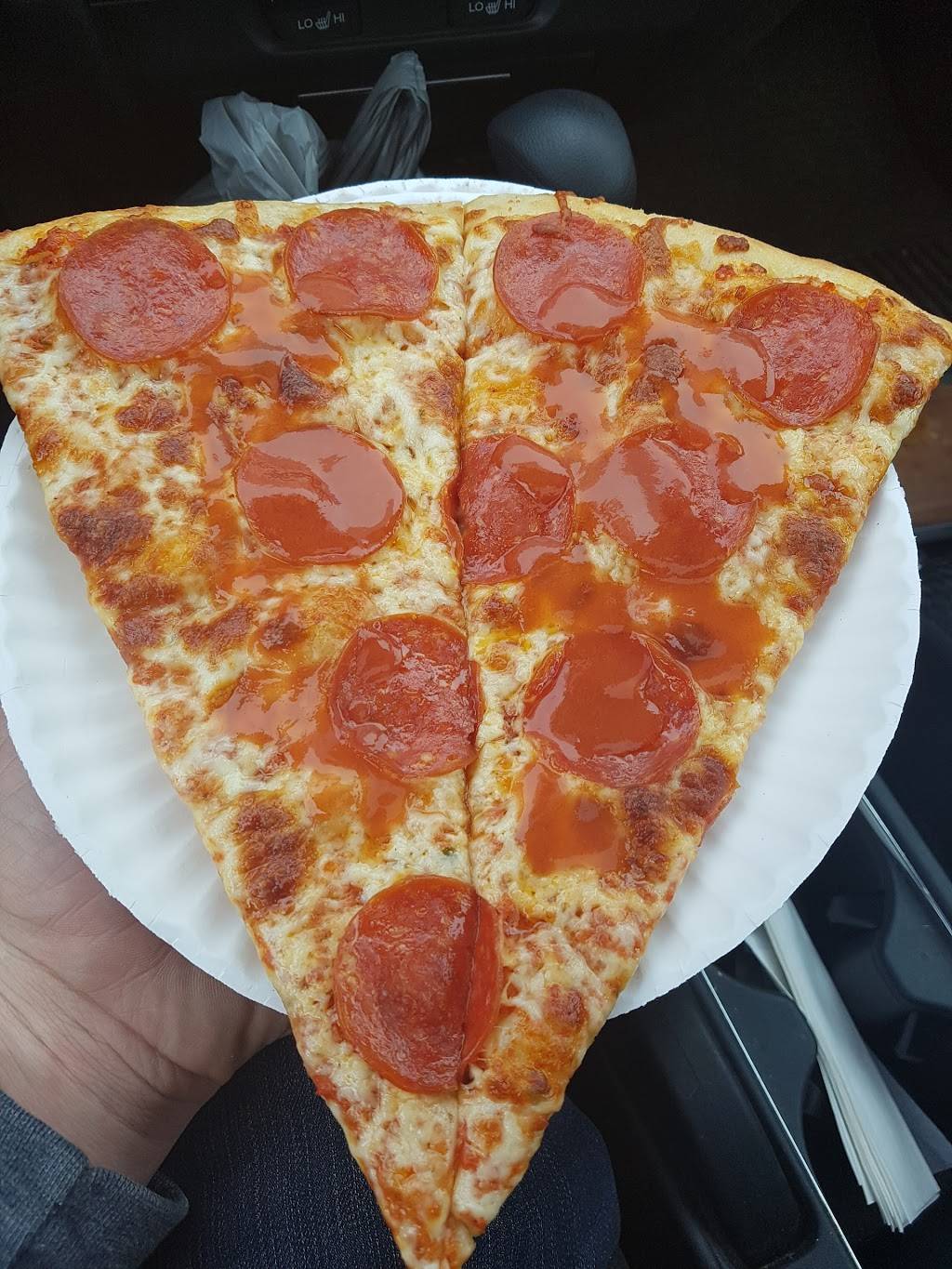 Luca Pizza | restaurant | 3415 Dixie Rd, Mississauga, ON L4Y 4J6, Canada | 9056240010 OR +1 905-624-0010