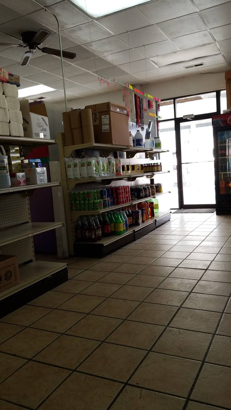 Tienda Mexicana La Pequena | restaurant | 700 W Cypress St, Kennett Square, PA 19348, USA | 4847328232 OR +1 484-732-8232