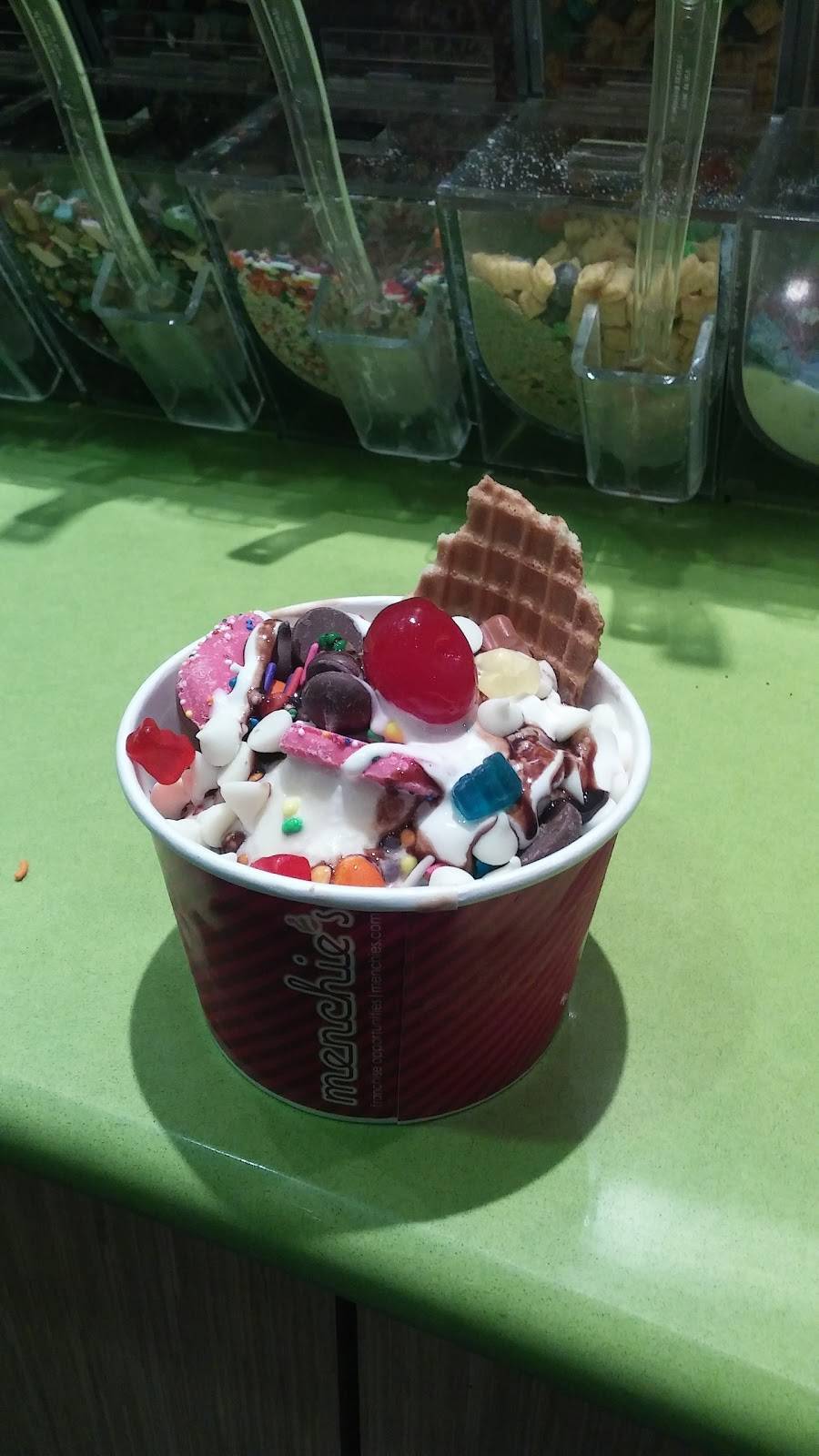 Menchies Frozen Yogurt | bakery | 14814 Pines Blvd, Pembroke Pines, FL 33027, USA | 9544474007 OR +1 954-447-4007