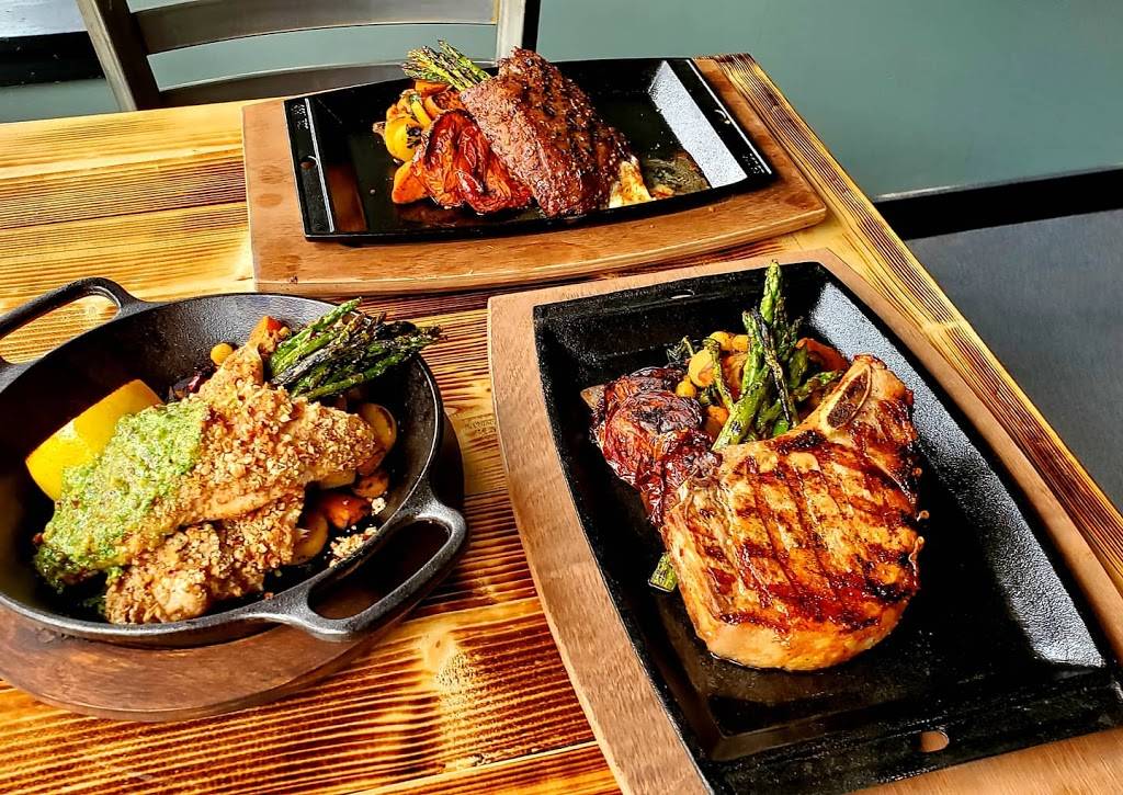 John Henrys Grill | restaurant | 233 Broad St, Rome, GA 30161, USA | 7062376326 OR +1 706-237-6326