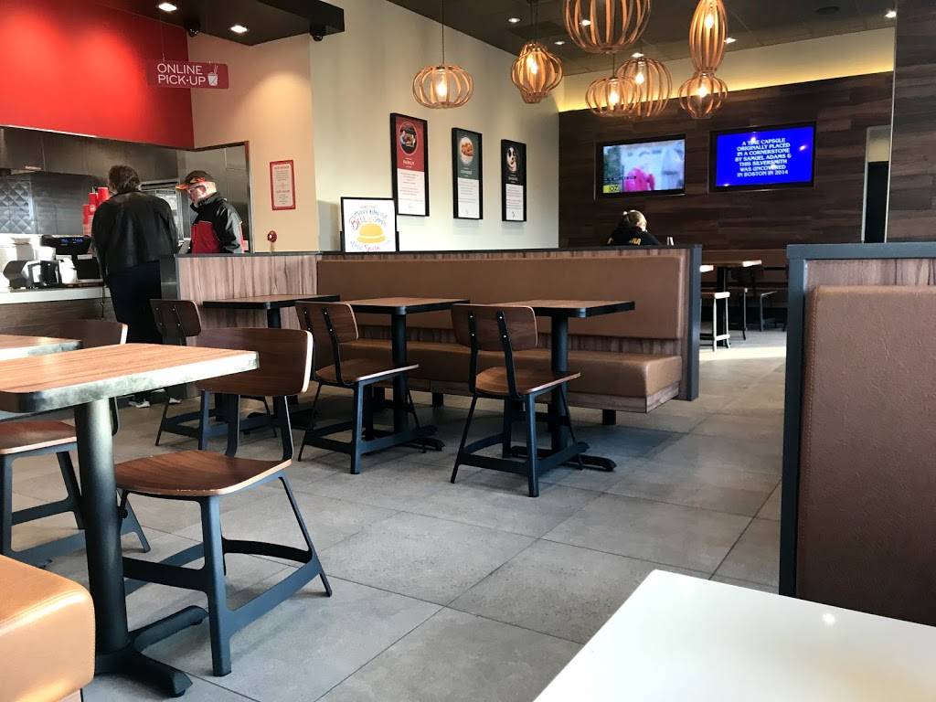 Panda Express | restaurant | 3714 39th Ave Dr, Moline, IL 61265, USA | 3097577627 OR +1 309-757-7627