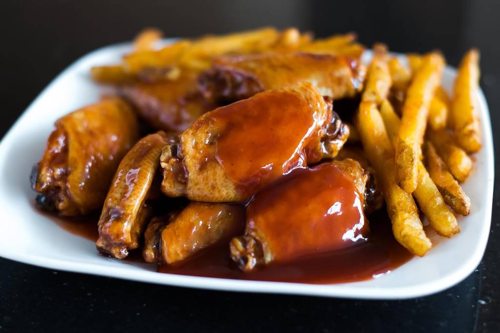 Crown Fried Chicken & Waffle House | restaurant | 3005 Leonardtown Rd, Waldorf, MD 20601, USA | 3015905151 OR +1 301-590-5151