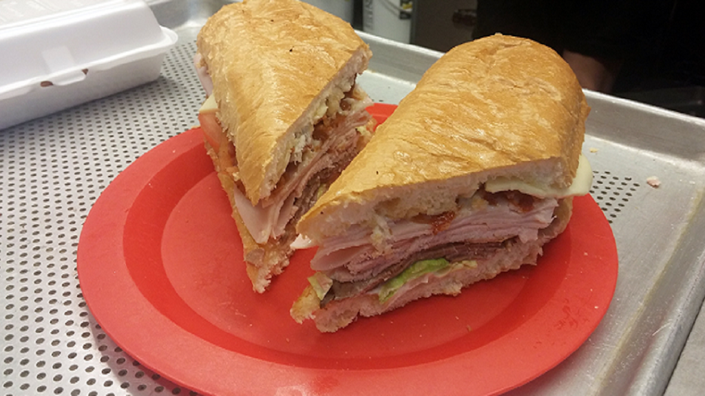 Frosty Mug | restaurant | 514 S Magnolia Dr, Wiggins, MS 39577, USA | 6019283944 OR +1 601-928-3944