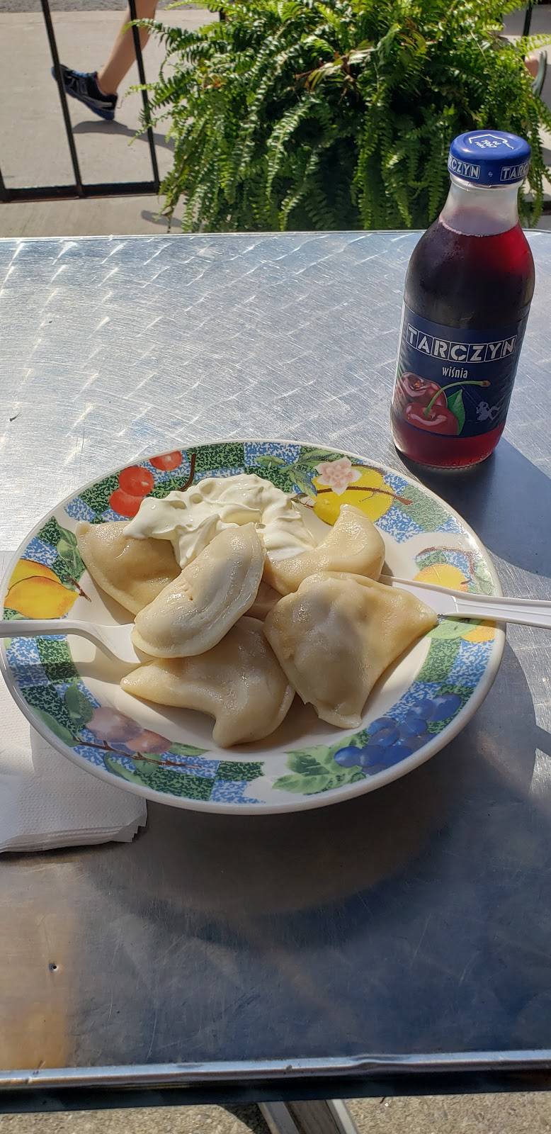 High Park Deli Express | restaurant | 1960 Bloor St W, Toronto, ON M6P 3K9, Canada | 4167693223 OR +1 416-769-3223