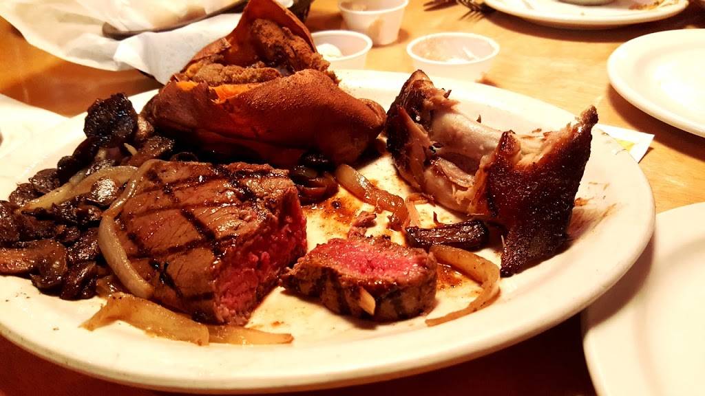 Texas Roadhouse | restaurant | 3000 Crystal Springs, Bedford, TX 76021, USA | 8178580427 OR +1 817-858-0427