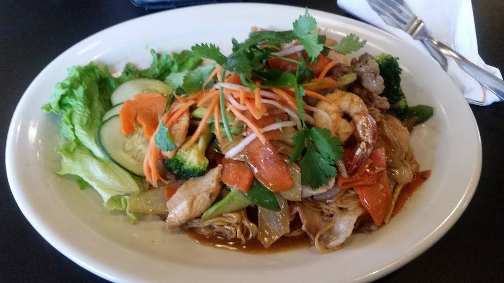 Taste Pho & Noodle House | restaurant | 3117 SW 34th St, Gainesville, FL 32608, USA | 3526658686 OR +1 352-665-8686