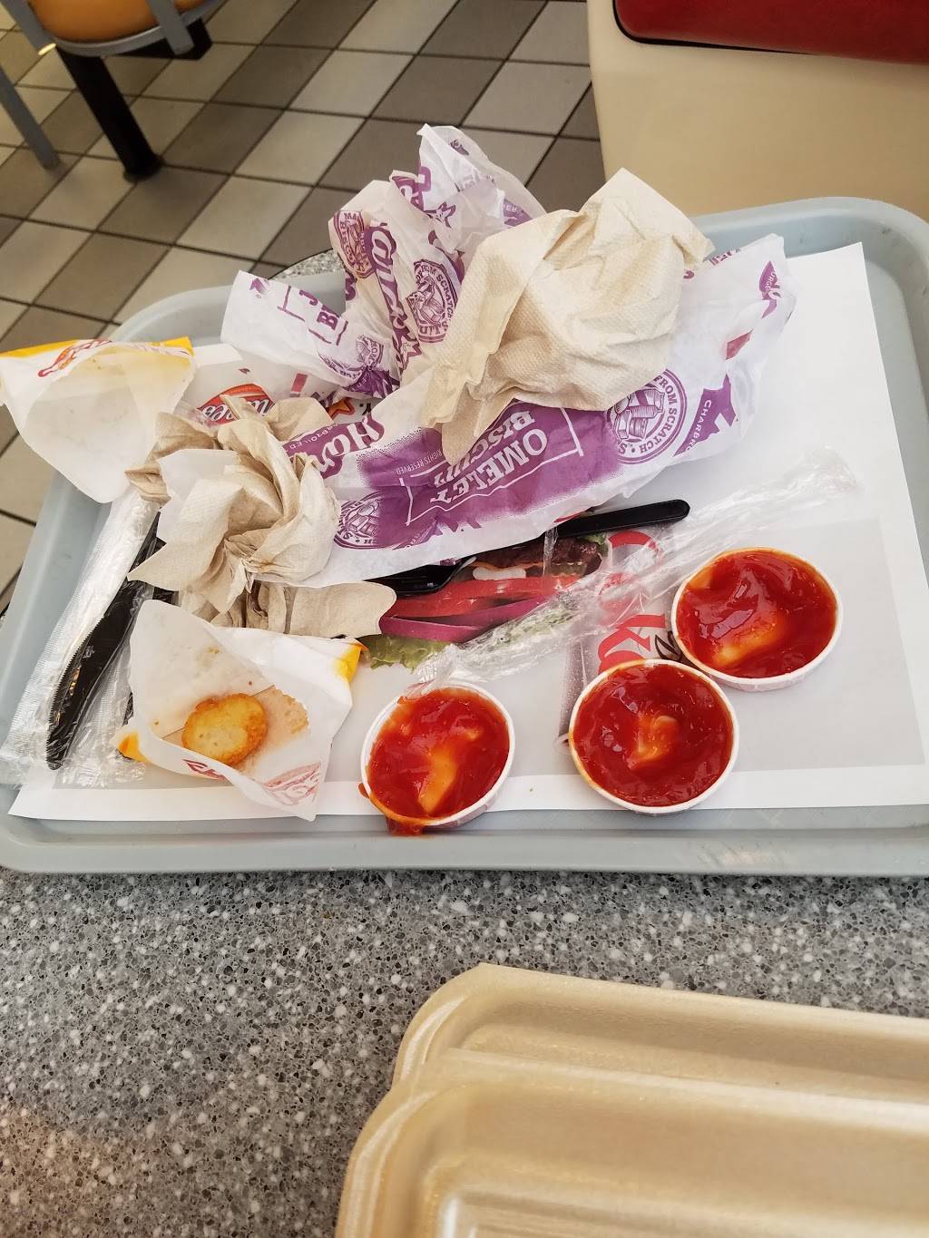 Hardees | restaurant | 842 W Morton Ave, Jacksonville, IL 62650, USA | 2172454932 OR +1 217-245-4932