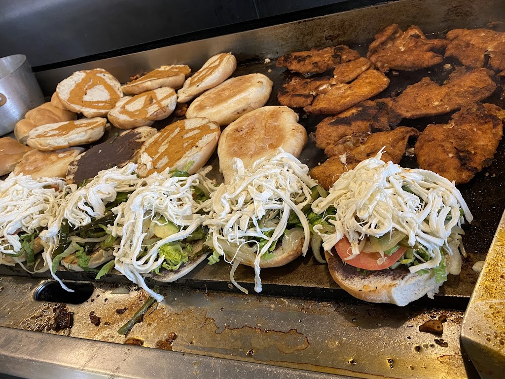 El Gallo Dorado | restaurant | 503 Howe Ave, Shelton, CT 06484, USA | 2035132416 OR +1 203-513-2416