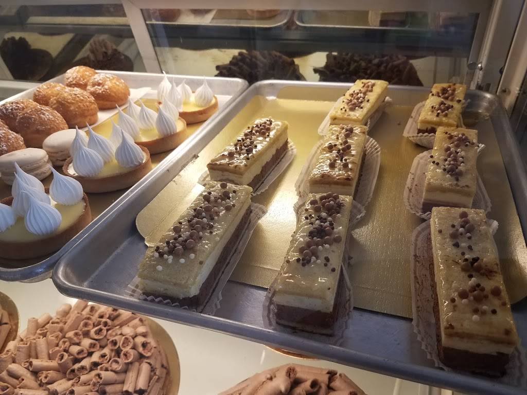 Cafe Bonjour | bakery | 6222 S Dixie Hwy, South Miami, FL 33143, USA | 3056614714 OR +1 305-661-4714