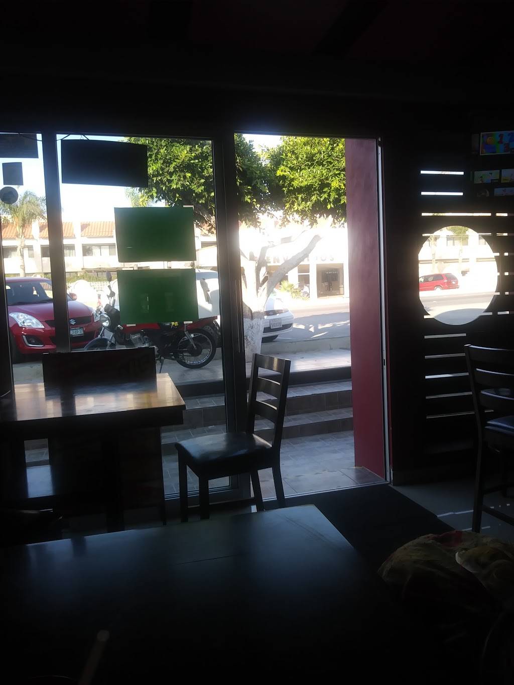 pizza & lunch Napoles | restaurant | 9, Blvd. Benito Juárez 135, Centro Playas, 22710 Rosarito, B.C., Mexico | 016611202617 OR +52 661 120 2617