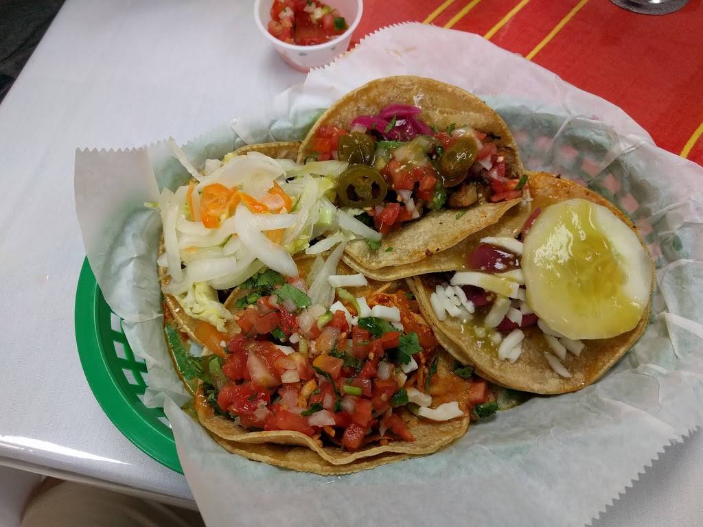 Los Tacos | restaurant | 131 W Sunset Dr, Waukesha, WI 53189, USA | 2628753556 OR +1 262-875-3556