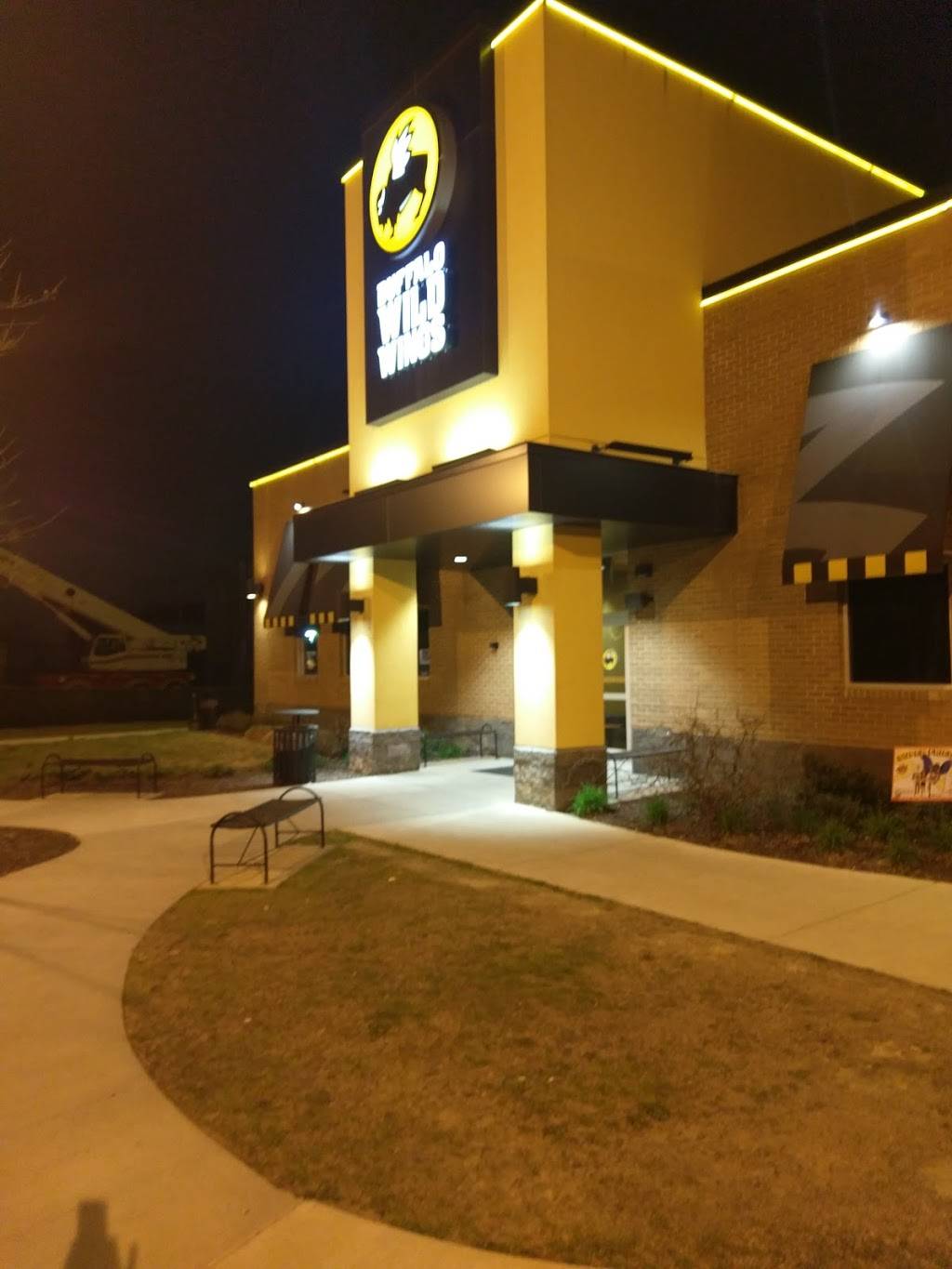 Buffalo Wild Wings | meal takeaway | 2505 Caufield Dr, Gardendale, AL 35071, USA | 2056317646 OR +1 205-631-7646