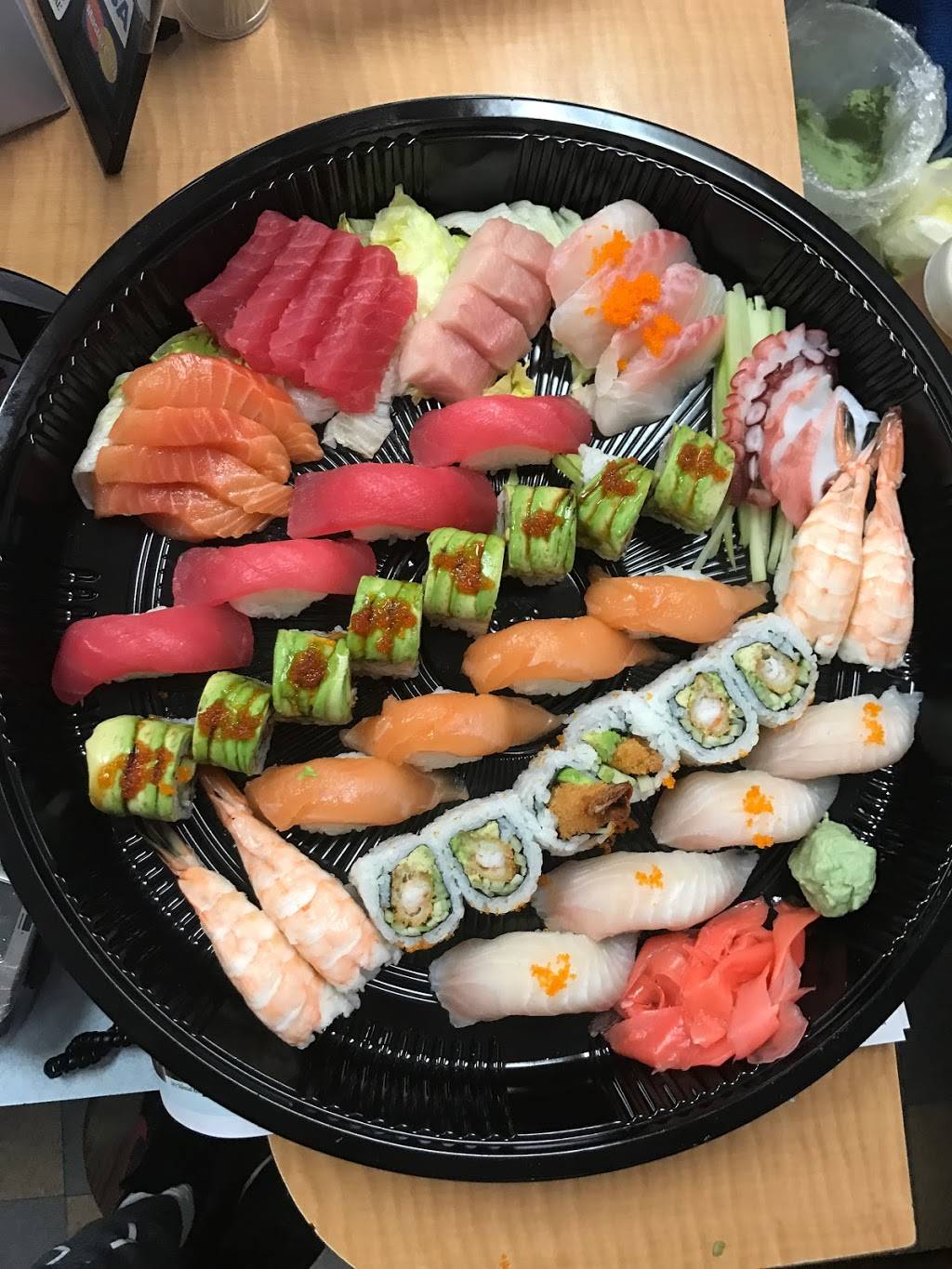 Kendys Sushi & Peking Garden | restaurant | 881 Main St #13, Sayreville, NJ 08872, USA | 7325250707 OR +1 732-525-0707