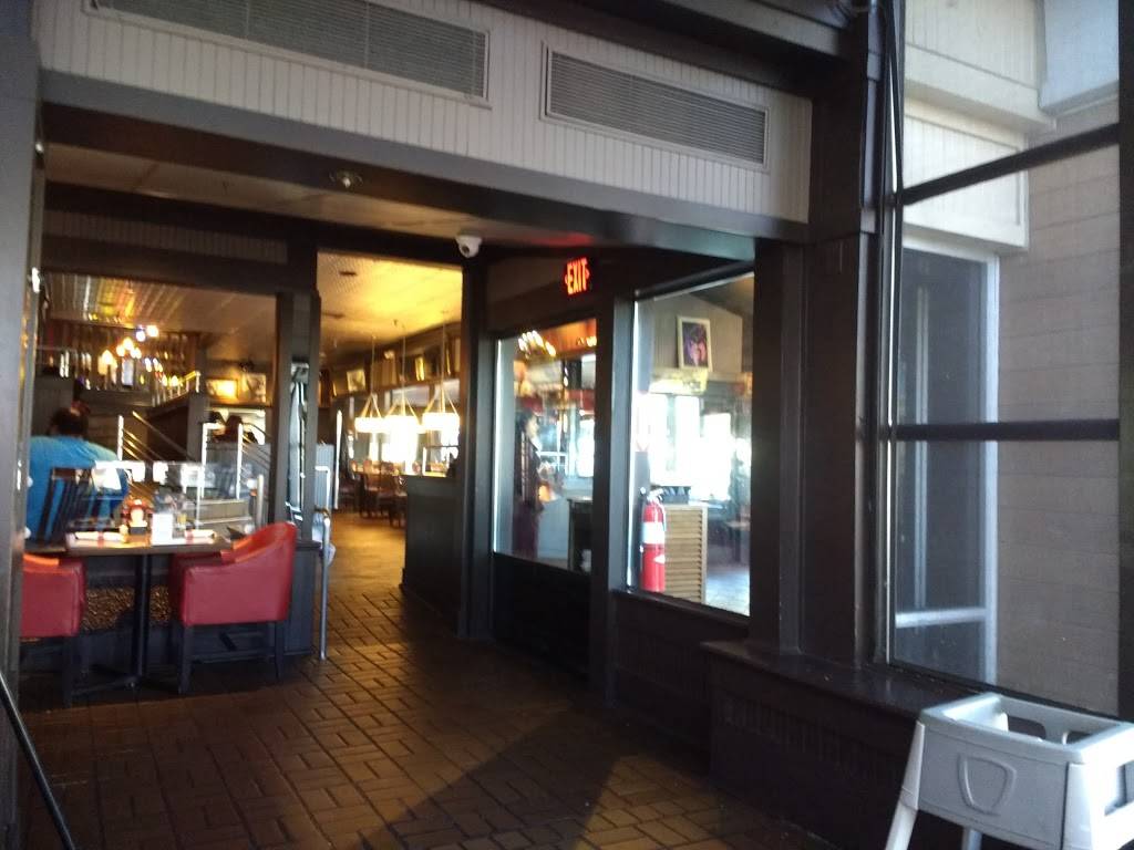 TGI Fridays | restaurant | 4650 King St, Alexandria, VA 22302, USA | 7039314100 OR +1 703-931-4100