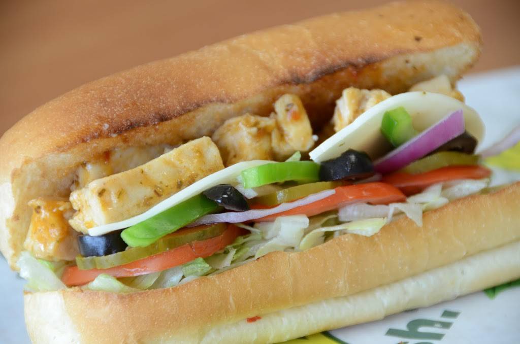 Subway Restaurants | restaurant | 780 Community Dr Suite 8, North Liberty, IA 52317, USA | 3196265800 OR +1 319-626-5800