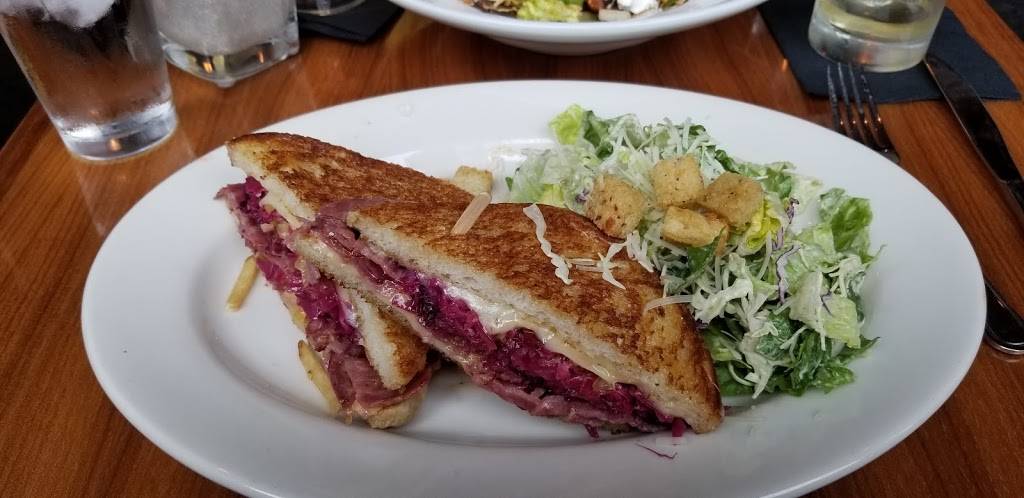 Eat Chow | restaurant | 313 N Bush St, Santa Ana, CA 92701, USA | 6572660500 OR +1 657-266-0500