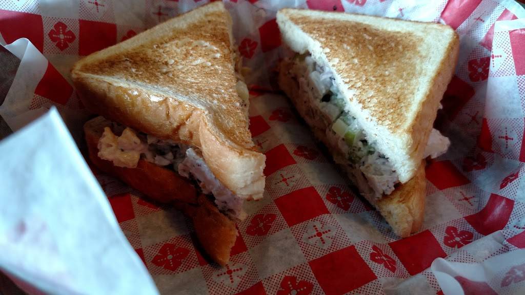 Hatties Chicken Shack | restaurant | 3057 Rt 50 Wilton Plaza, Saratoga Springs, NY 12866, USA | 5182260000 OR +1 518-226-0000