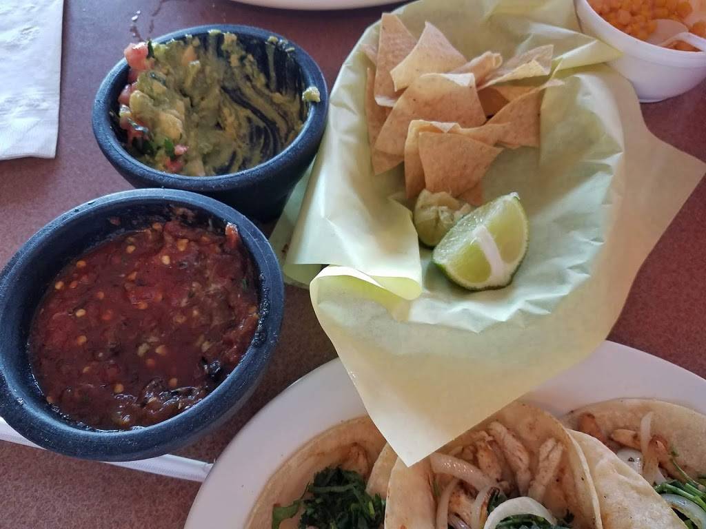 Super Tortas y Antojitos Los Chinelos | restaurant | 1730 W Randol Mill Rd #146, Arlington, TX 76012, USA | 8177953977 OR +1 817-795-3977