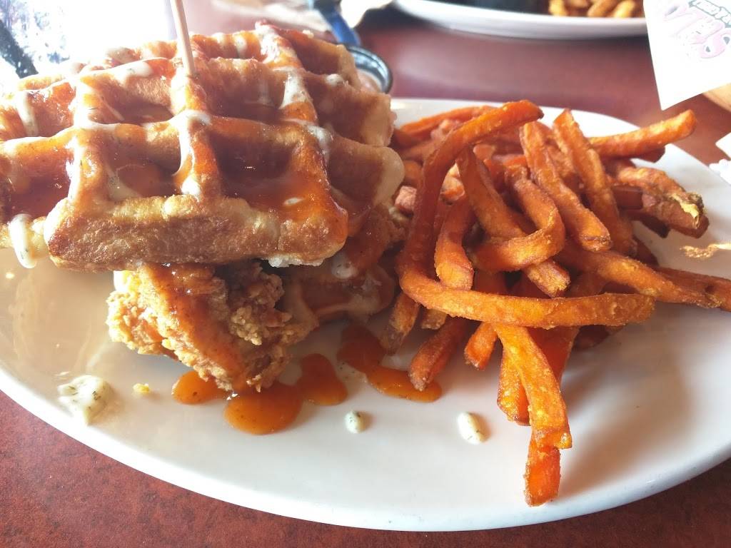 St. Louis Bar & Grill | restaurant | 580 King St W Unit 1, Oshawa, ON L1J 7J1, Canada | 9057287777 OR +1 905-728-7777