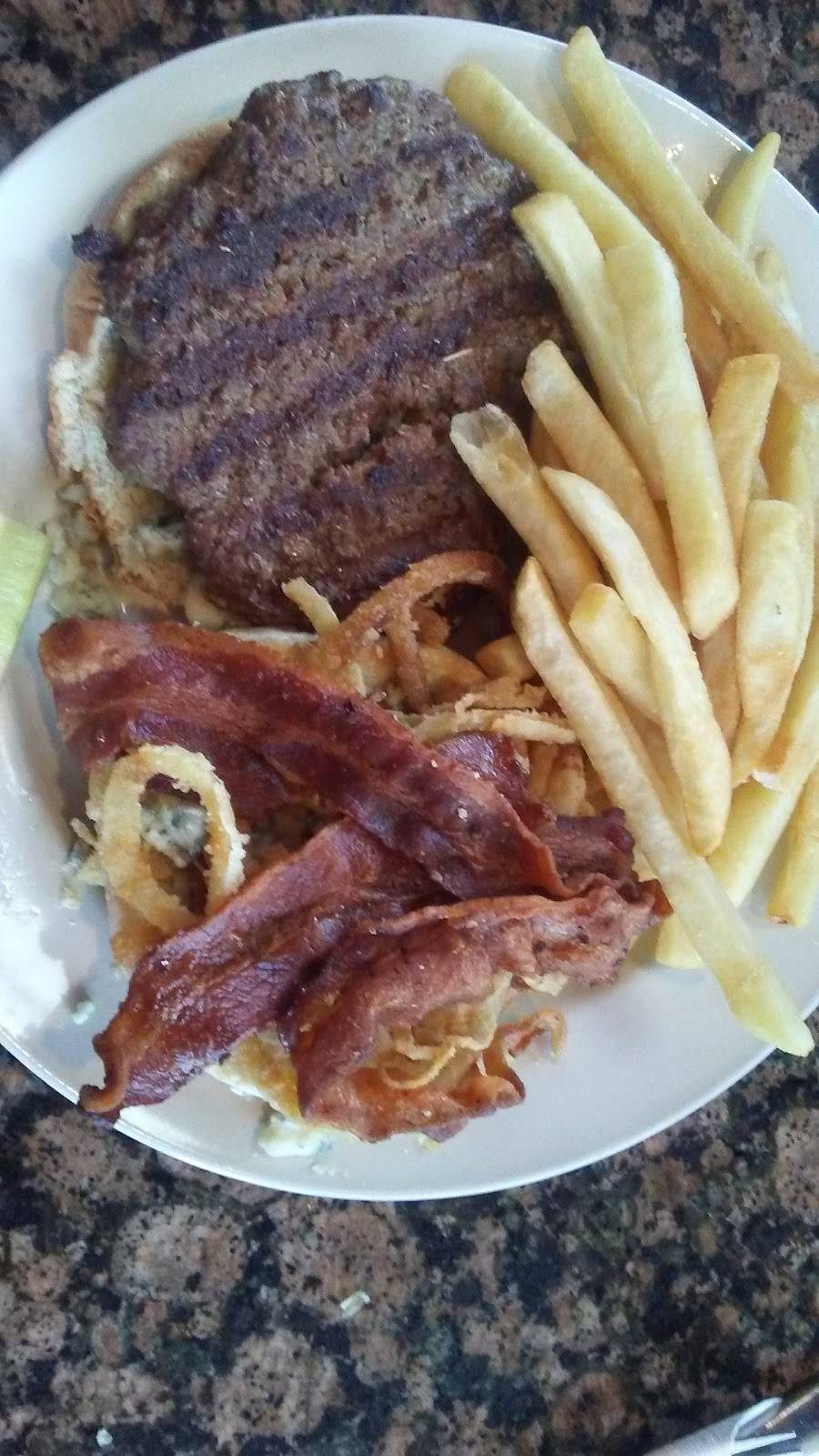 Great American Diner & Pub | restaurant | 1201 US-1 BUS, Levittown, PA 19056, USA | 2159434300 OR +1 215-943-4300