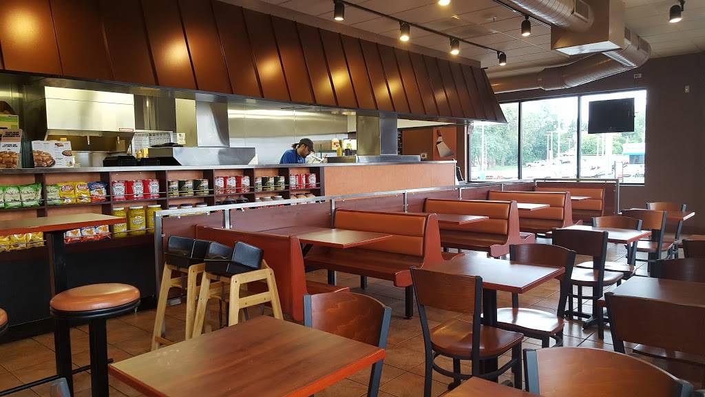 Penn Station East Coast Subs | restaurant | 2440 28th St SE, Grand Rapids, MI 49512, USA | 6169778773 OR +1 616-977-8773