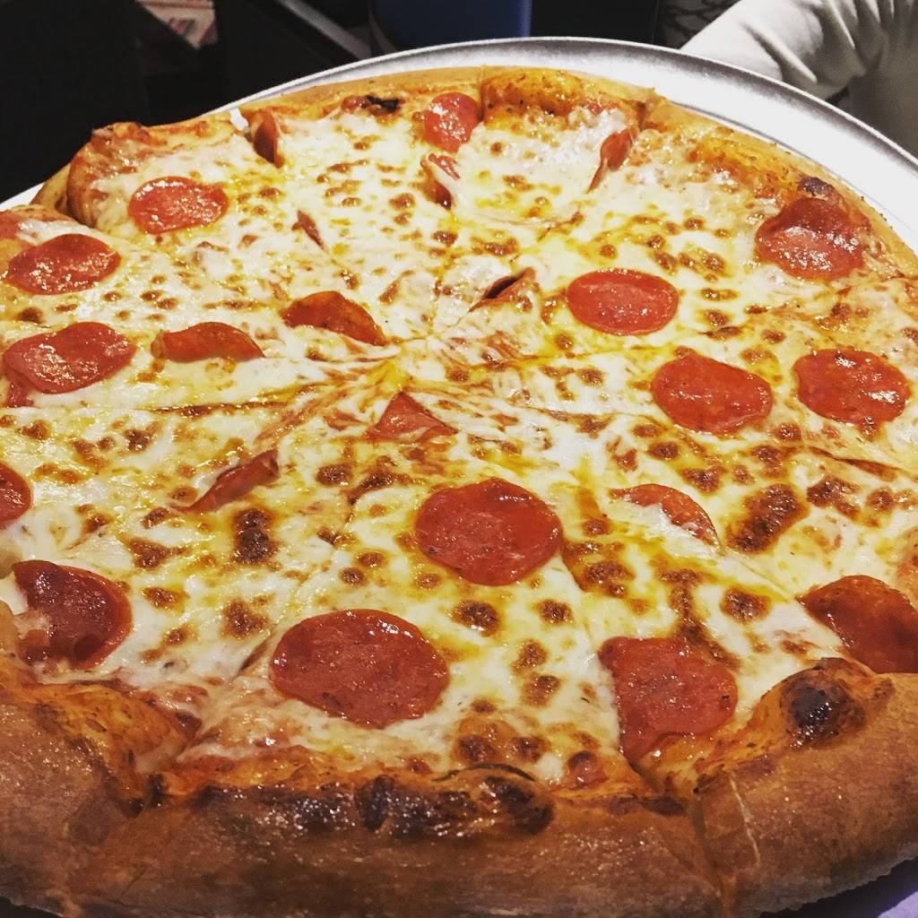 Century Taproom | restaurant | 5985 W Century Blvd, Los Angeles, CA 90045, USA | 3106427500 OR +1 310-642-7500