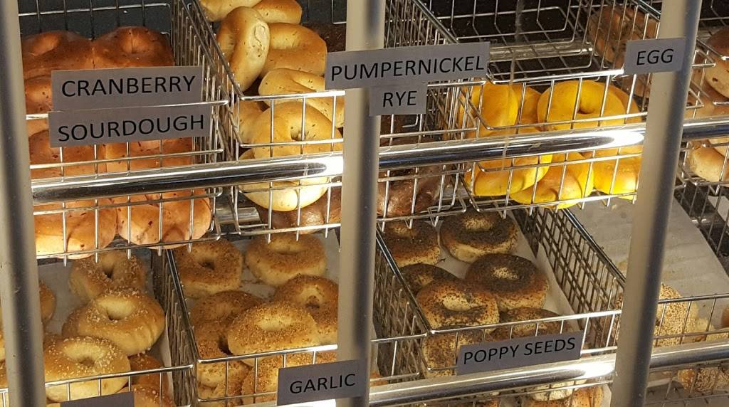 New York Bagels | restaurant | 306 Strawberry Village, Mill Valley, CA 94941, USA | 4153813599 OR +1 415-381-3599