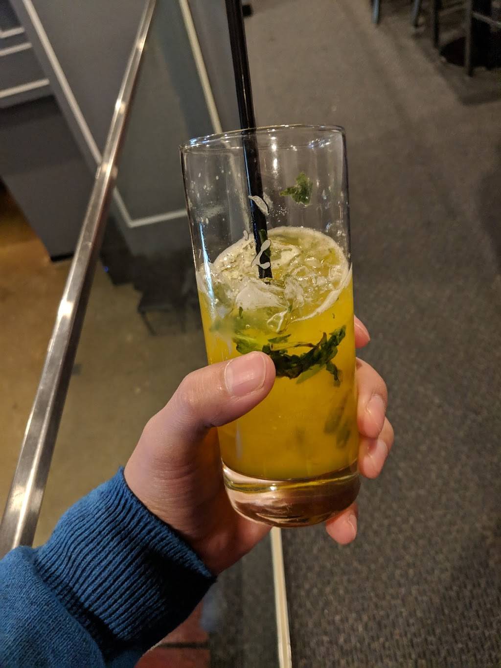 La Perle Restaurant & Bar | restaurant | 15 Bank St, Stamford, CT 06901, USA | 2033888600 OR +1 203-388-8600