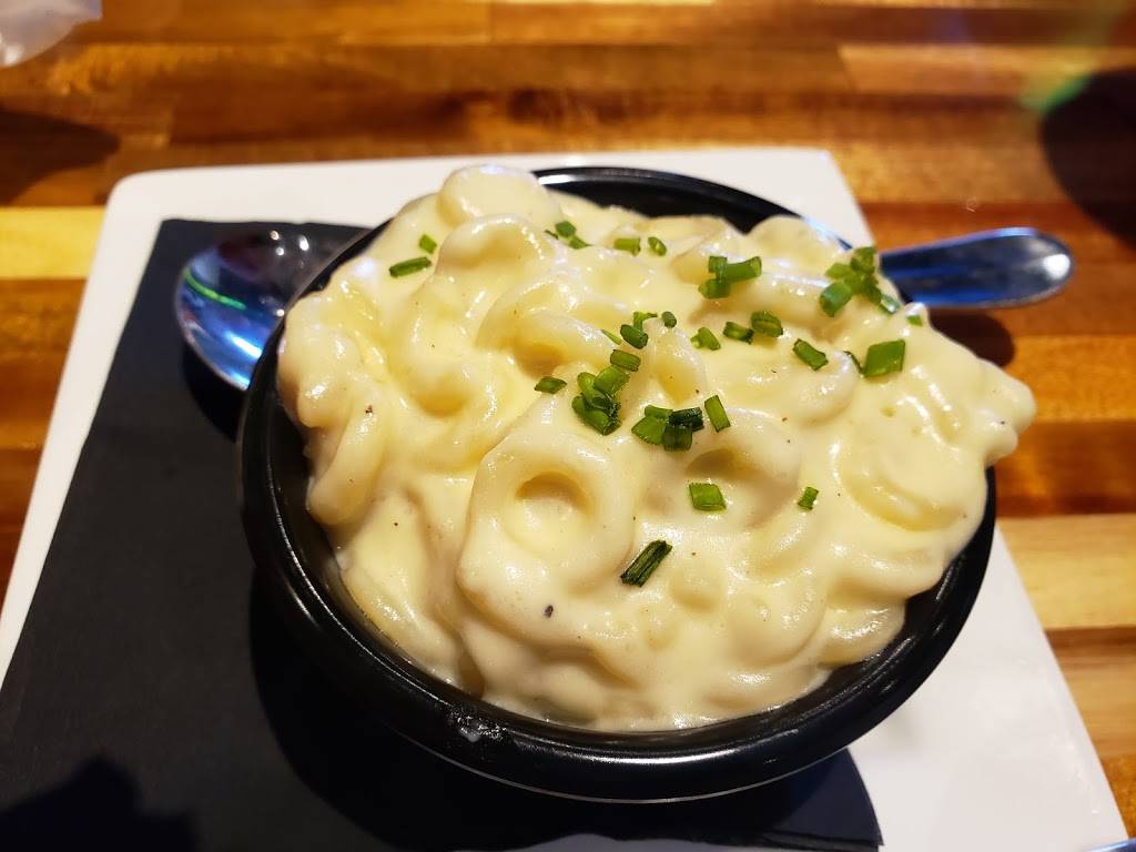 PIXELS - Pints & Bytes | restaurant | 2117 Colonial Ave, Norfolk, VA 23517, USA | 7574818253 OR +1 757-481-8253