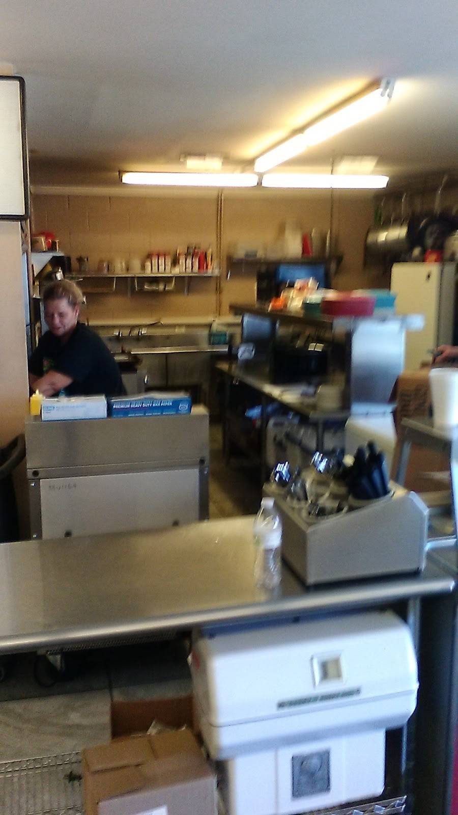 Ts country market and deli | restaurant | 4363 Edmonton Rd, Glasgow, KY 42141, USA | 2706782430 OR +1 270-678-2430