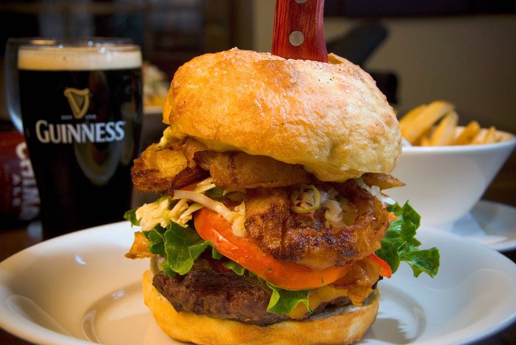 Matt The Millers Tavern | restaurant | 11 City Center Dr, Carmel, IN 46032, USA | 3178051860 OR +1 317-805-1860