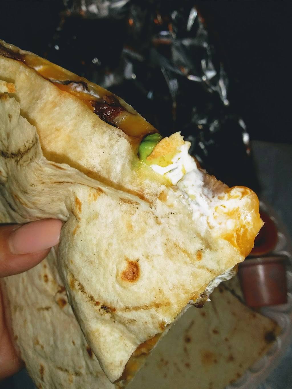 Great Pluckin Chicken | restaurant | 4605 N Main St, Houston, TX 77009, USA | 3374880313 OR +1 337-488-0313