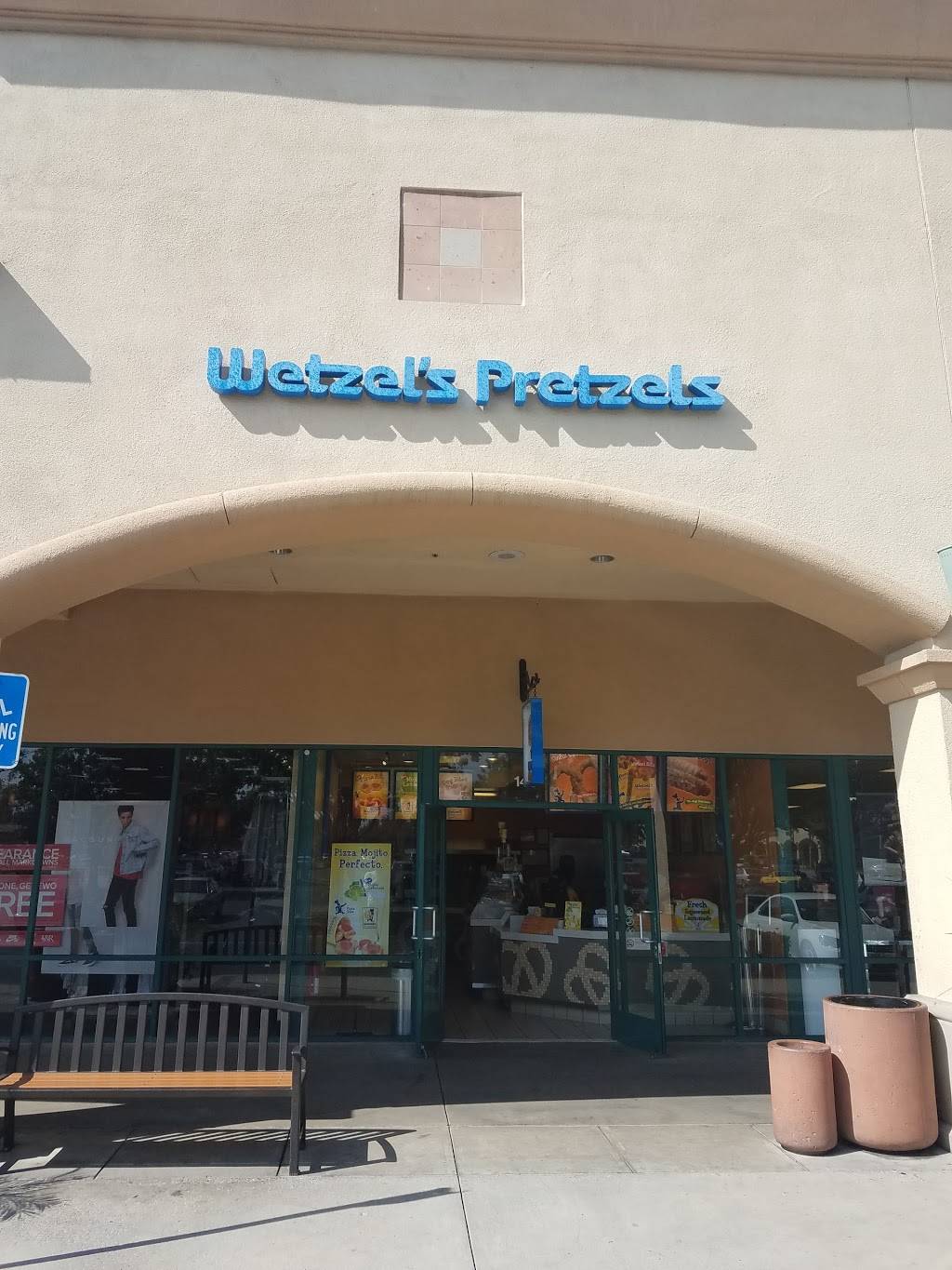 Wetzels Pretzels | restaurant | 740 Ventura Blvd #1220, Camarillo, CA 93010, USA | 8059877109 OR +1 805-987-7109